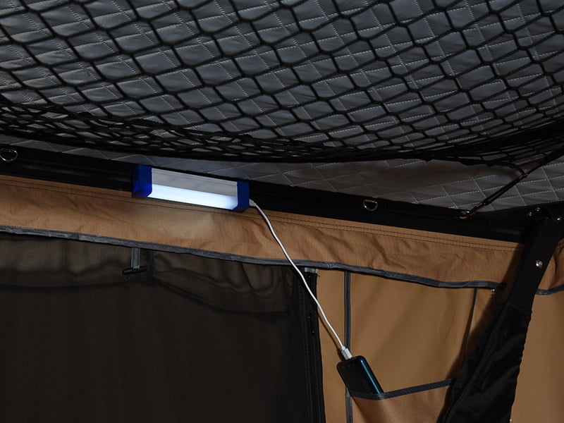 Campingtelt på taget med stige Campingtelt på taget med stige