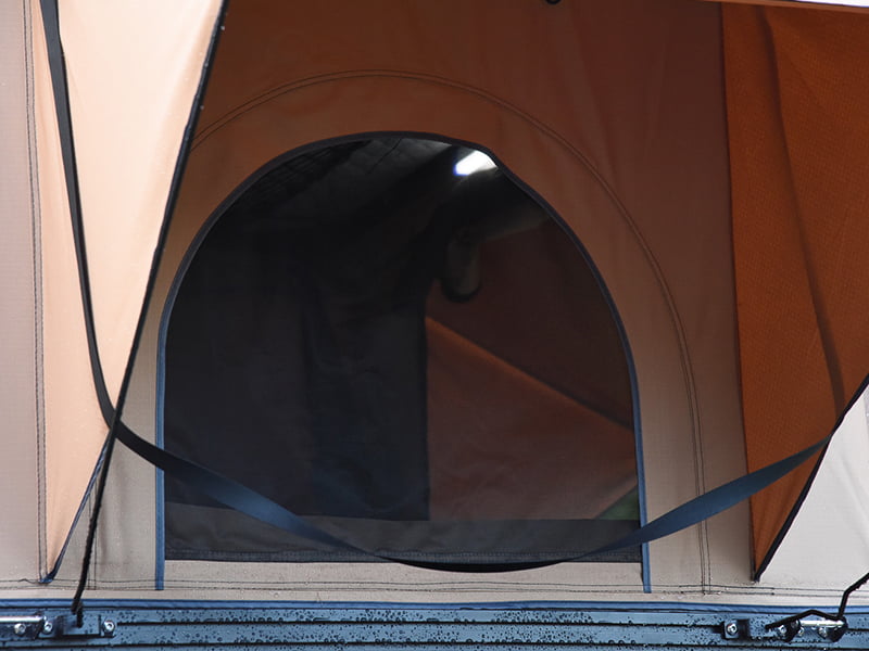 Campingtelt på taget med stige Campingtelt på taget med stige