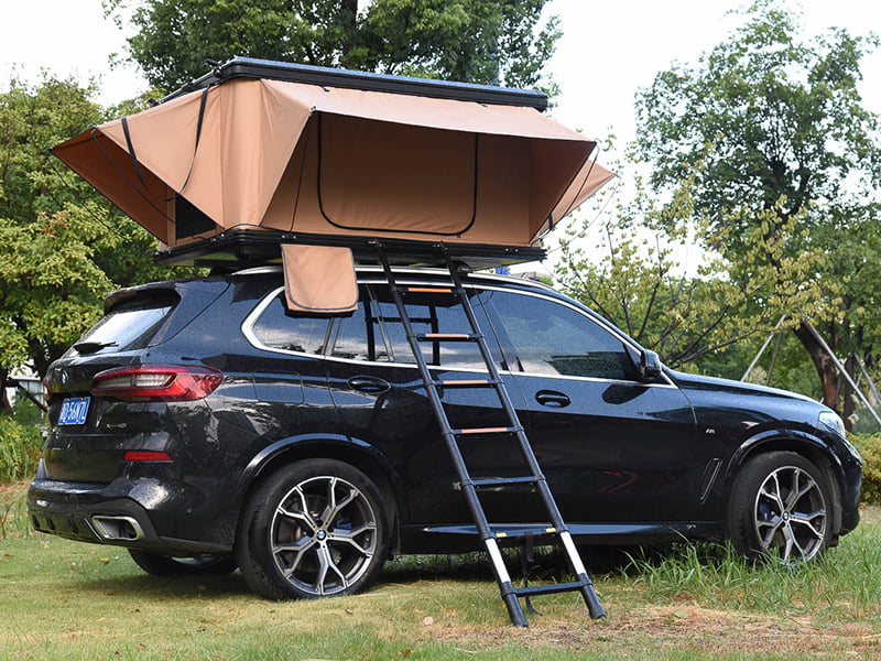 Campingtelt på taget med stige Campingtelt på taget med stige