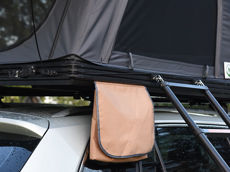 Campingtelt på taget med stige Campingtelt på taget med stige
