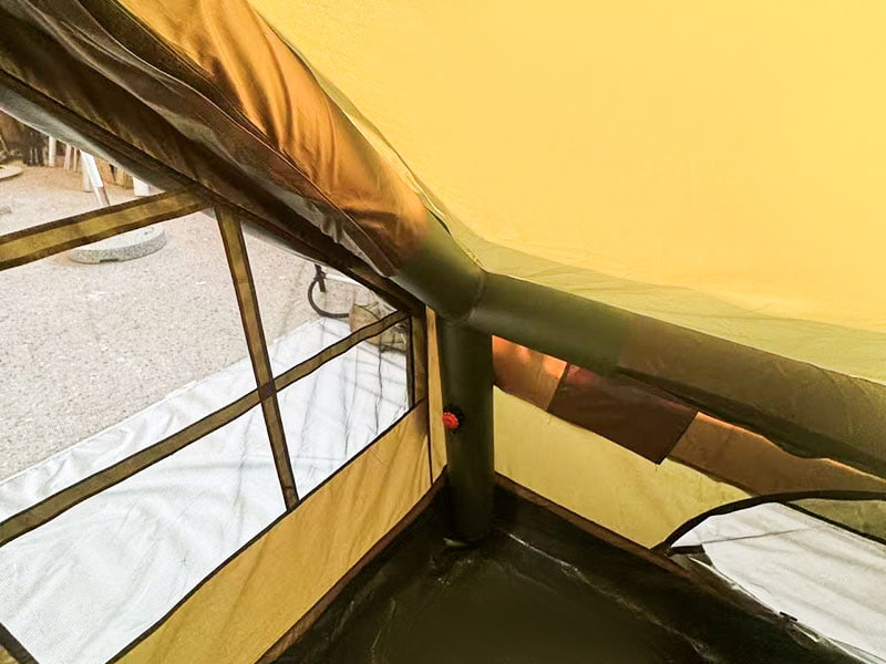 Militærgrønt oppusteligt campingtelt i lille størrelse Militærgrønt oppusteligt campingtelt i lille størrelse
