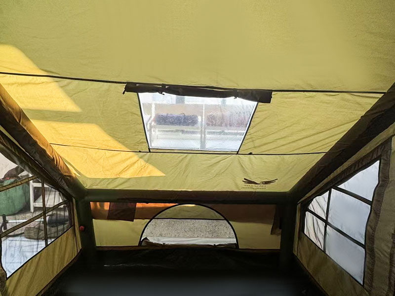 Militærgrønt oppusteligt campingtelt i lille størrelse Militærgrønt oppusteligt campingtelt i lille størrelse