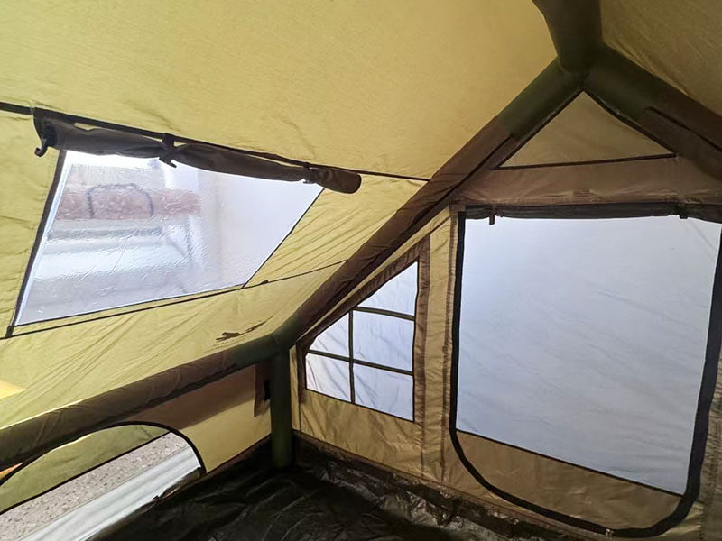 Militærgrønt oppusteligt campingtelt i lille størrelse Militærgrønt oppusteligt campingtelt i lille størrelse